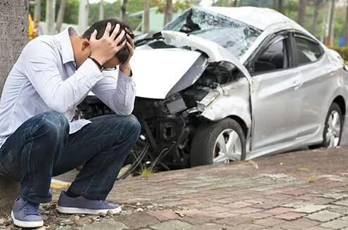 車 事故 弁護士 費用:交通事故の法的支援を受けるための费用について